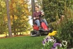 TB30B 30-Inch Premium Neighborhood Riding Lawn Mower - Image 4
