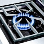 5-Burner Gas Grill with Side & Rotisserie Burners | Broil King Regal S 590 Pro - Image 2
